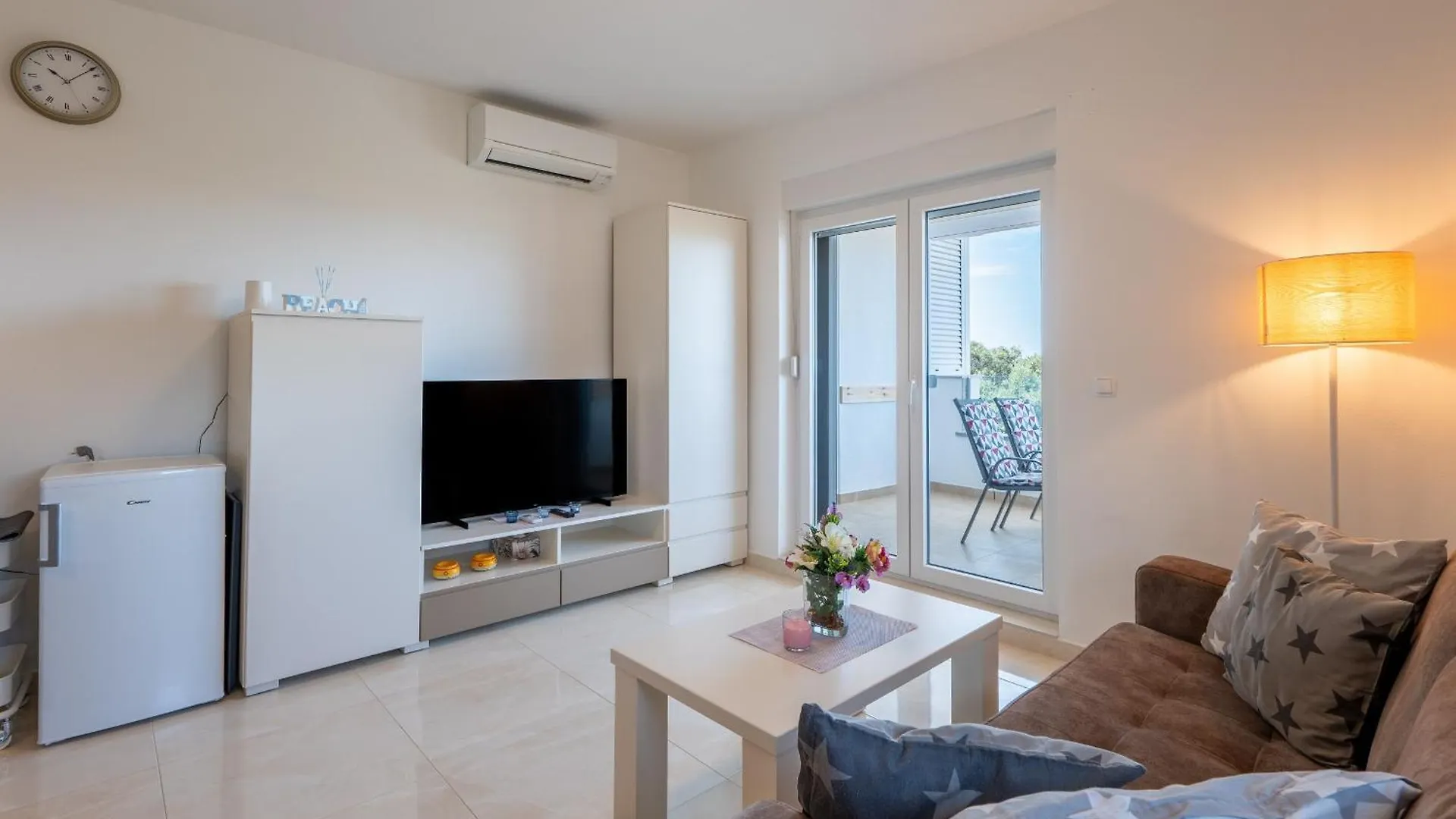 Mandre Sunset Apartment Laura - Only For Family